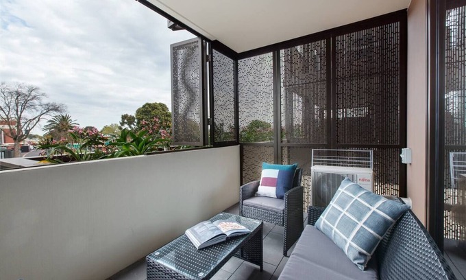 Caulfield North Apartment | Stylish and Cosy A Mid Century Caulfield Retreat