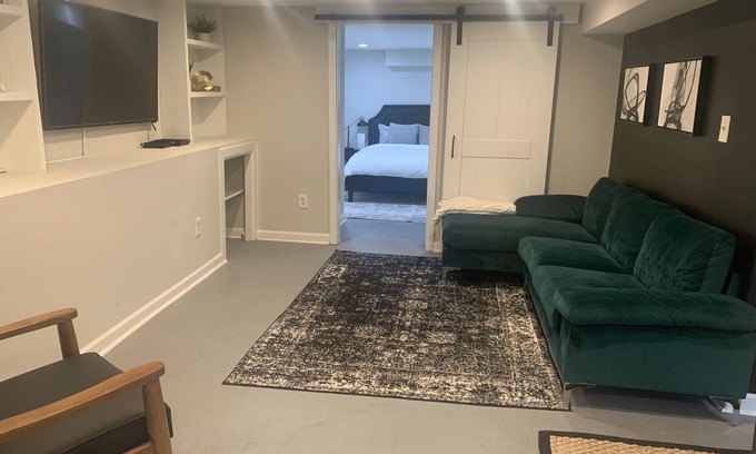 Tuxedo Park Apartment | Stylish and Private 1 Bedroom in Buckhead!