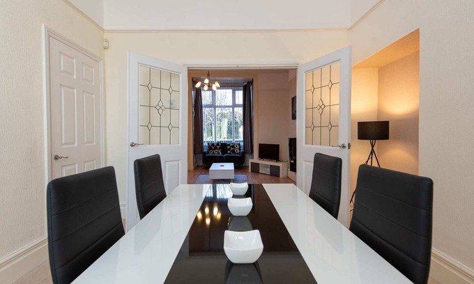 Sunderland House | Stylish and Spacious 3-Bed Retreat in Sunderland