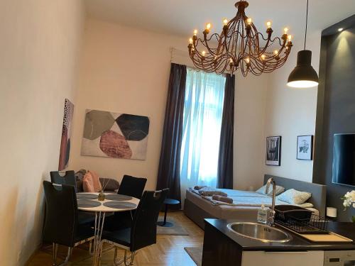 Ujlipotvaros Apartment | Stylish Apartment by the Vígszínház Theater