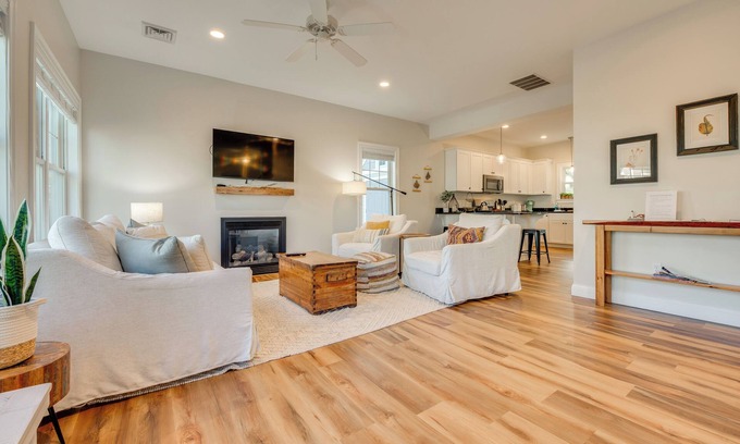 Arundel Cottage | Stylish Arundel Cottage, 6 Mi to Dock Square!