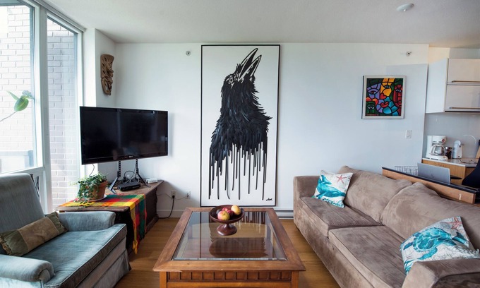 Crosstown Condo | Stylish, Bright, Chinatown Condo, w/secure parking, pet ok, view, self-check-in.
