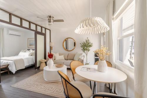 Singer Island Apartment | Stylish Coastal Studio Walk to Beach, Pool & Eats