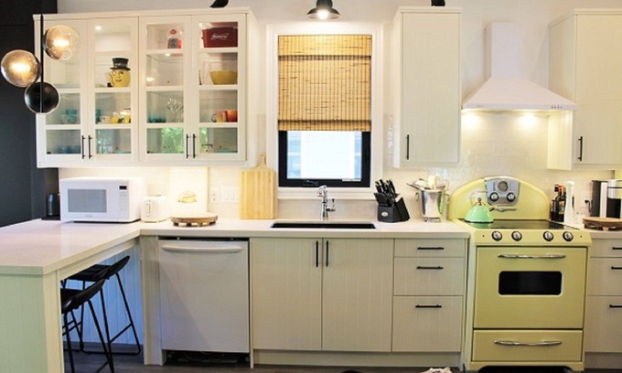 Crystal Beach Cottage | Stylish & Contemporary Cottage - 100 metres to beach