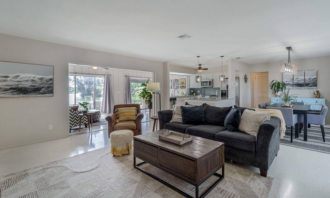 Venice Gardens House | Stylish & Cozy~ 10mins to beach and shops