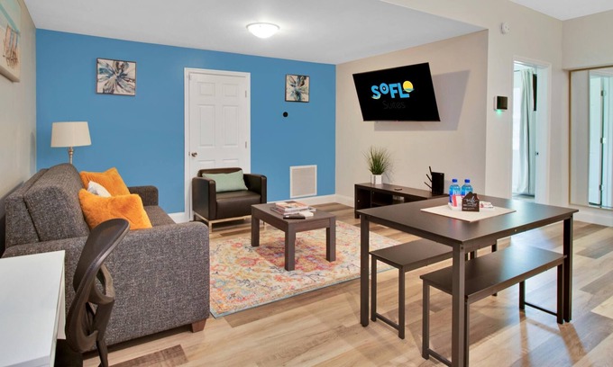 Poiciana Park II Cabin | Stylish Downtown Oasis Close to Beach, Airport by RedAwning