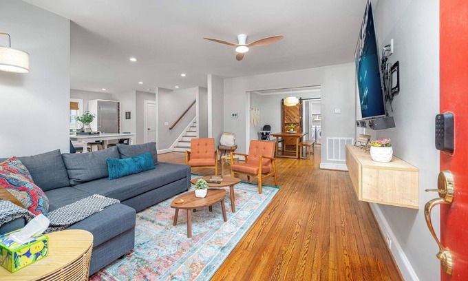 Durham House | Stylish Durham Retreat - Walkable, Sleeps 6