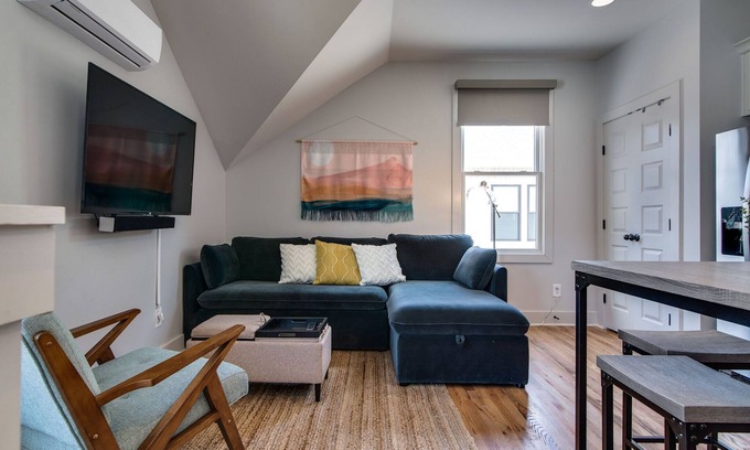 Greenwood House | Stylish East Nashville Townhouse with Parking