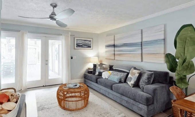 Panama City Beach House | Stylish Family-Friendly Townhome: Steps to Beach+hot tub+king bed