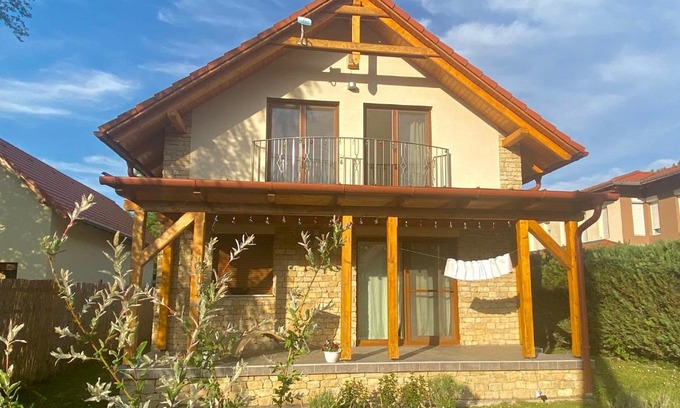 Fonyod House | Stylish family holiday close to the beach