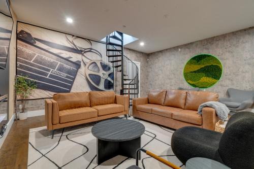 Hughes Park Lake House | Stylish Home Near Lake Travis with Entertainment