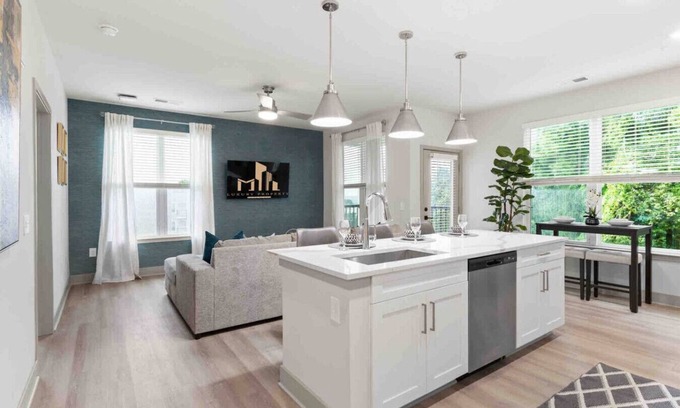 East Raleigh Apartment | Stylish Living 5 Min From Downtown