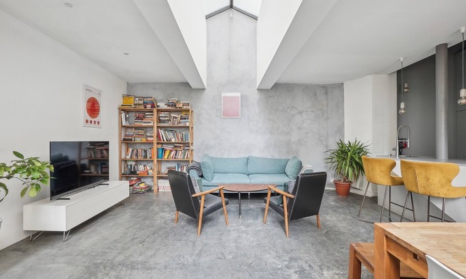 Grange aux Belles House | Stylish loft for Paris Olympics, Housekeeping and Swag included!