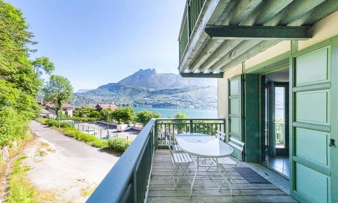 Duingt Apartment | "Stylish Loft" with view/private access to Annecy Lake