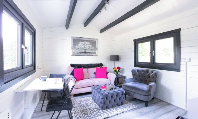 Wilmington Cabin | Stylish Log Cabin for a Cozy Stay