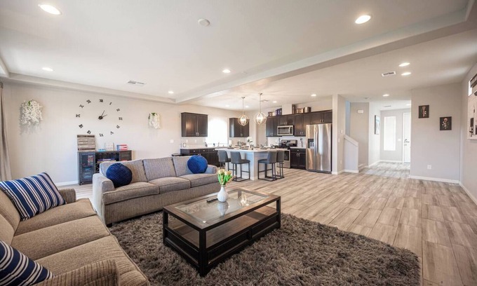 Enterprise House | Stylish LV Stay – Close to Strip & Airport