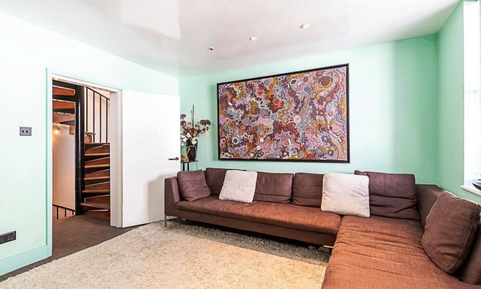 Campden House | Stylish Mews Home in Kensington
