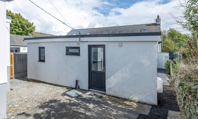 Trearddur Bay House | Stylish modern seaside cottage 'The Cove'