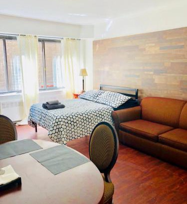 Downtown Montreal Apartment | Stylish Montreal Apartment: Comfortable Stay in the Golden Square Mile