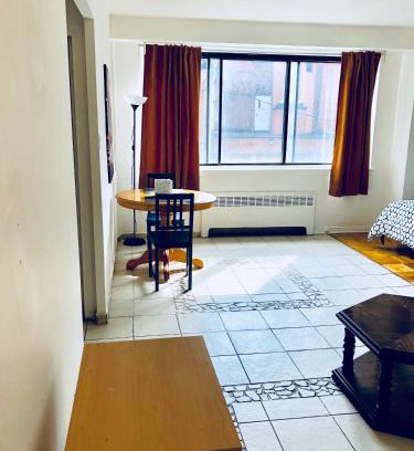 Downtown Montreal Apartment | Stylish Montreal Apartment: Comfortable Stay in the Golden Square Mile