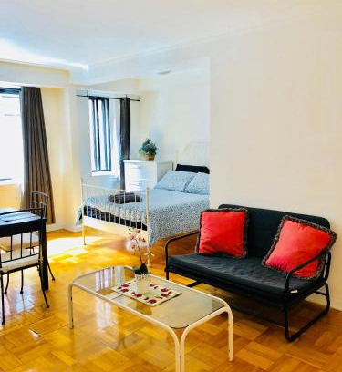 Downtown Montreal Apartment | Stylish Montreal Apartment: Comfortable Stay in the Golden Square Mile