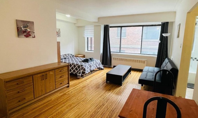 Downtown Montreal Apartment | Stylish Montreal Apartment: Comfortable Stay in the Golden Square Mile