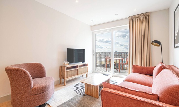 Whittington Apartment | Stylish One-Bed Retreat