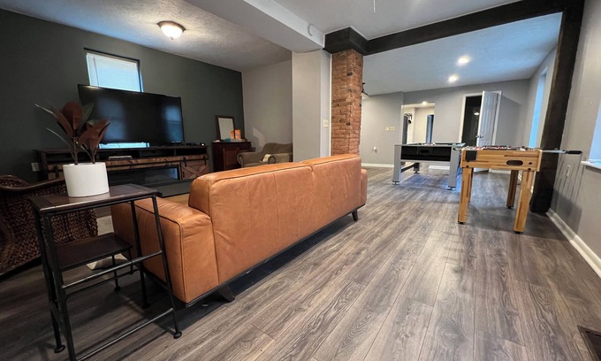 Cleveland House | *Stylish Pet Friendly 3 Bedroom House*