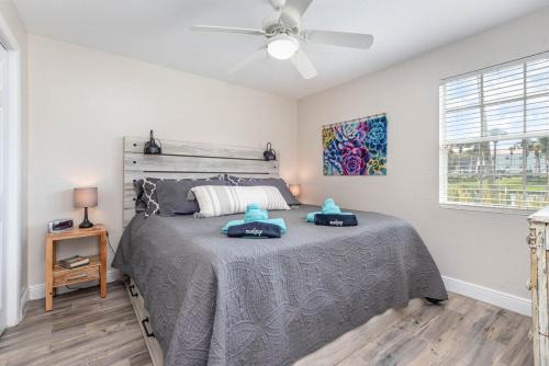 Ocean Side Village Apartment | Stylish Retreat - Coastal1