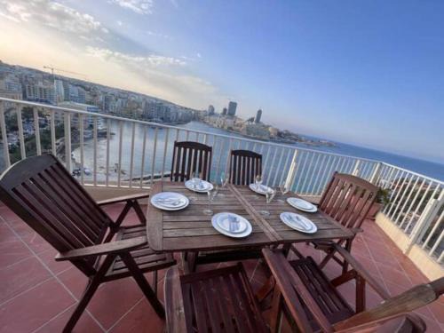 Tower Road Apartment | Stylish Sliema Apt with Stunning Sea Views