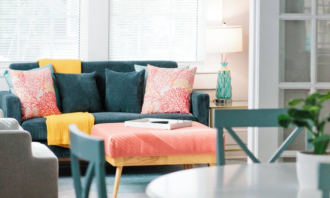 East Hill Apartment | Stylish Space with King Bed & Fast WiFi