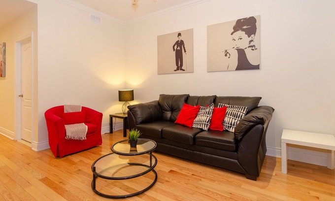 Shaughnessy Village House | Stylish Spacious Flat in Shaughnessy Village