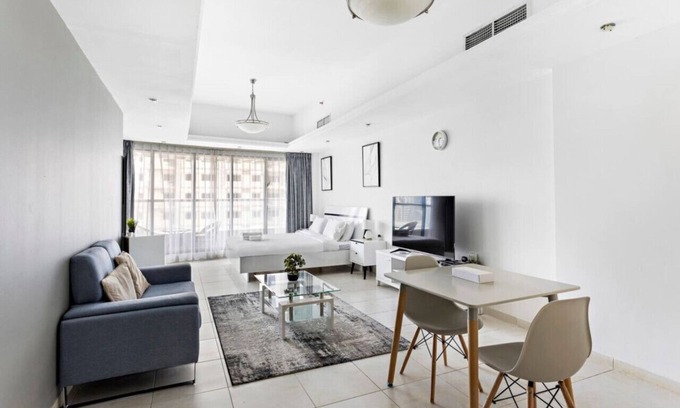 Jumeirah Lake Towers Apartment | Stylish Studio in Prime Location