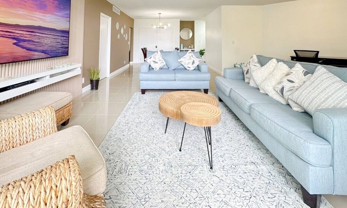 Hollywood South Central Beach Condo | Stylish Stay Sea Glimpse