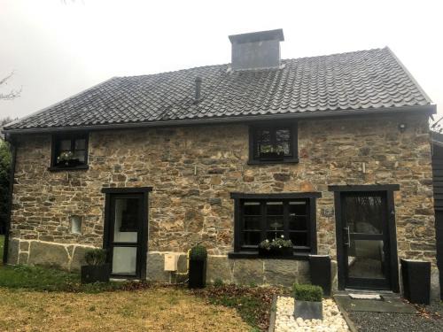 Niveze House | Stylish Stay with Pool, Jalhay