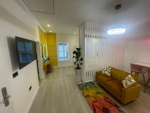 Colchester Apartment | Stylish Studio