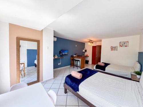 Zona Hotelera Apartment | Stylish Studio w/Ocean Access