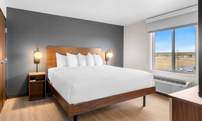 Cheyenne Hotel | Stylish Suite w/Modern Design & Practical Features for Business Travelers