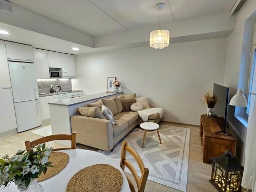Tampere Apartment | Stylish top floor ap, with private parking, next to a tram stop