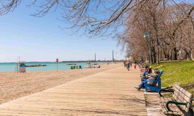 Beach Hill Apartment | Stylish Toronto Beaches Suite, Cozy Fireplace & Private Outdoor Terrace
