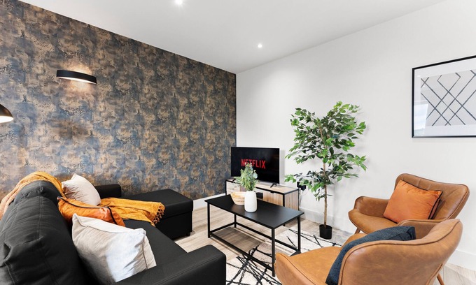 Norwich Apartment | Stylish Two-Bedroom Flat in Norwich
