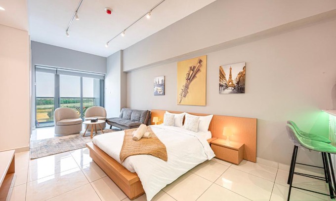 Dubai Apartment | Stylish Urban Oasis W Balcony