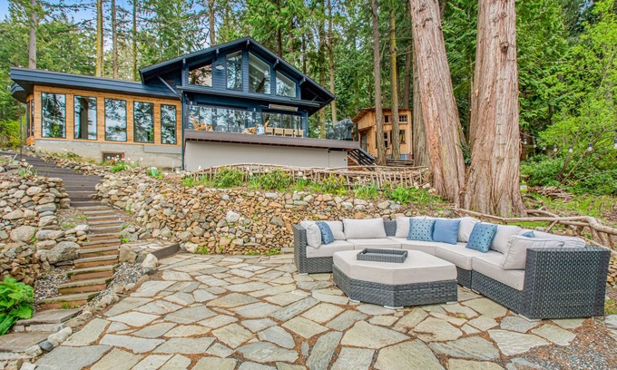 Lopez Island House | Stylish waterfront oasis w/hot tub, fiber optic internet, & entertainer's deck