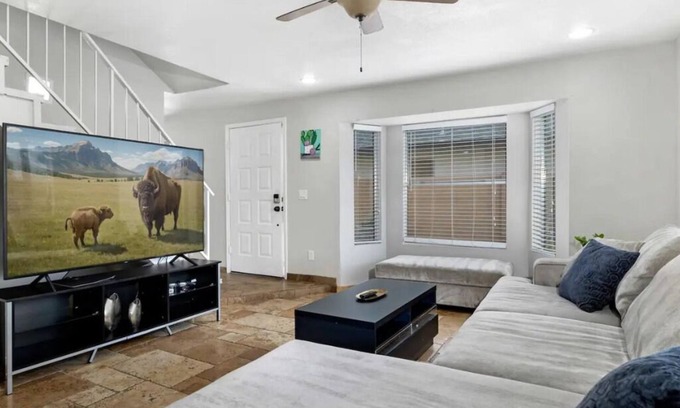Deer Valley House | Su Casa in the Desert! 10% weekly and monthly discount