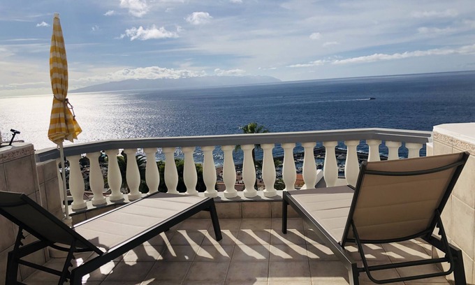 Los Gigantes Apartment | Sunny studio with breathtaking sea view from spacious terrace