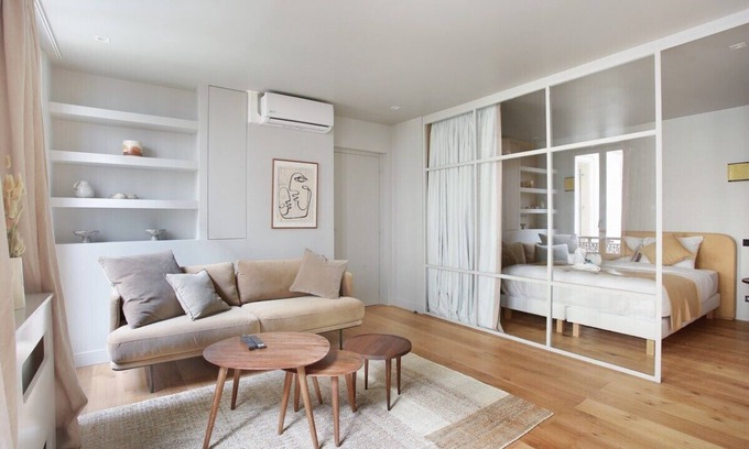 Quartier de la Porte-Saint-Denis Apartment | Sublime & New Apartment Paris Center
