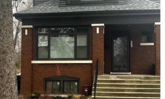 East Beverly House | Suburban Feel with a City Vibe