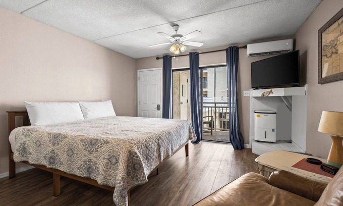 Orange Beach Condo | Sugar Beach 120 Captain's Cove Studio