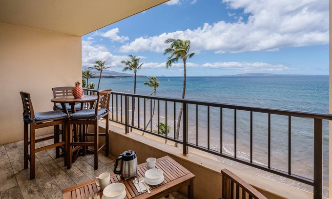 Kihei Condo | Sugar Beach PH31 Front Row Amazing Oceanviews in Highly Upgraded Unit