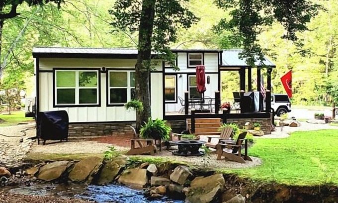 Clarkesville Cottage | Sugar Shack – Tiny Home Stream-Side Living